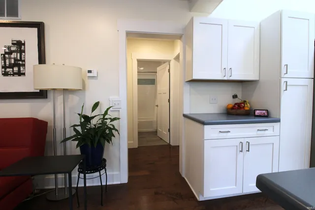 $3,000 | 938 North Jackson Street, Bloomington, IN 47404