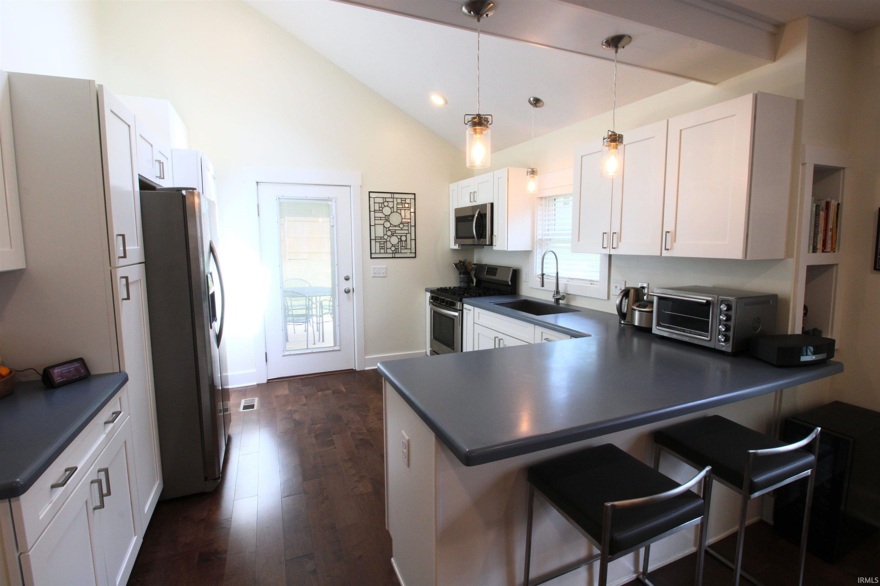 938 North Jackson Street Bloomington, IN 47404 - Photo 5 of 25