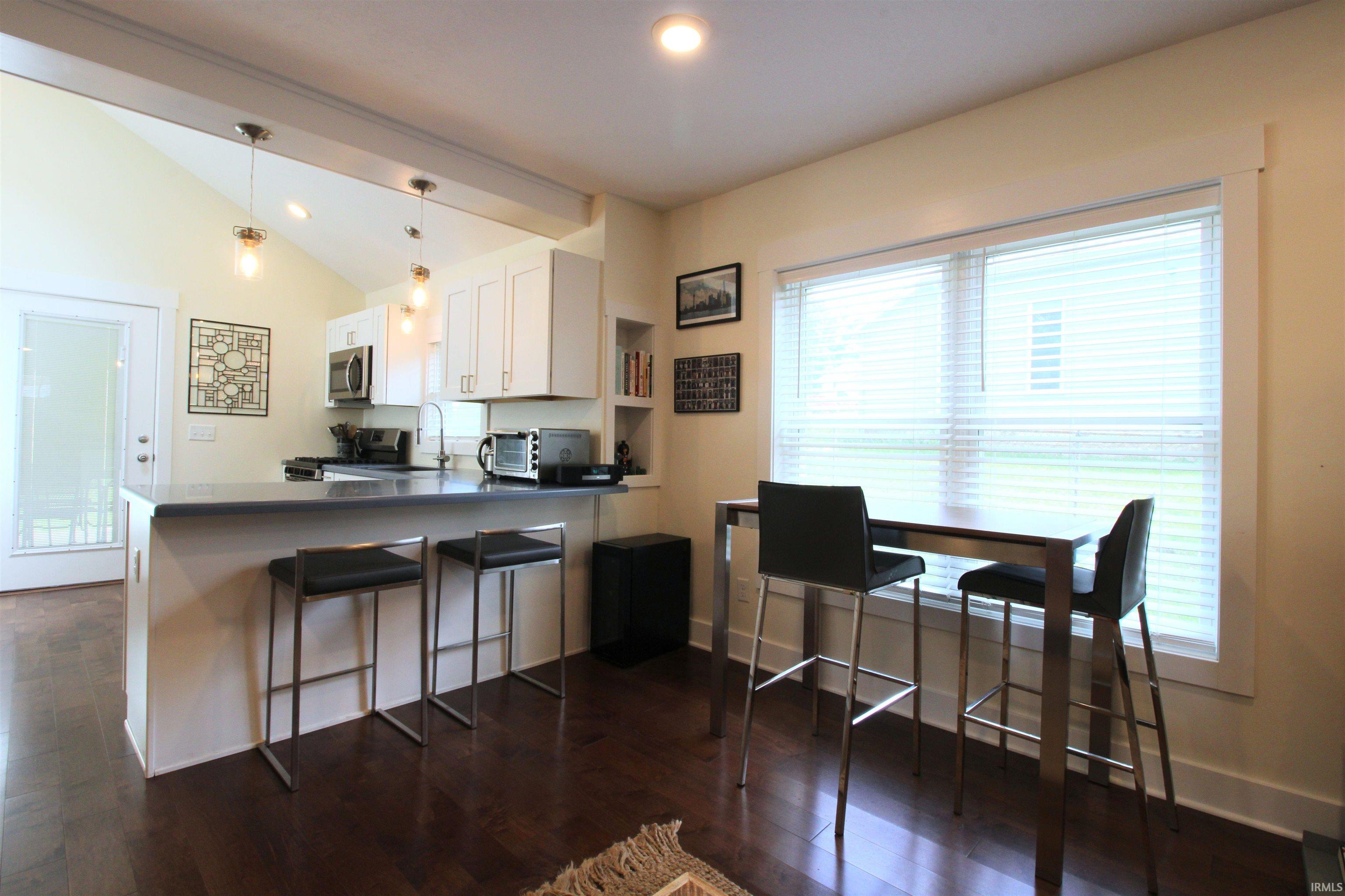 938 North Jackson Street Bloomington, IN 47404 - Photo 9 of 25