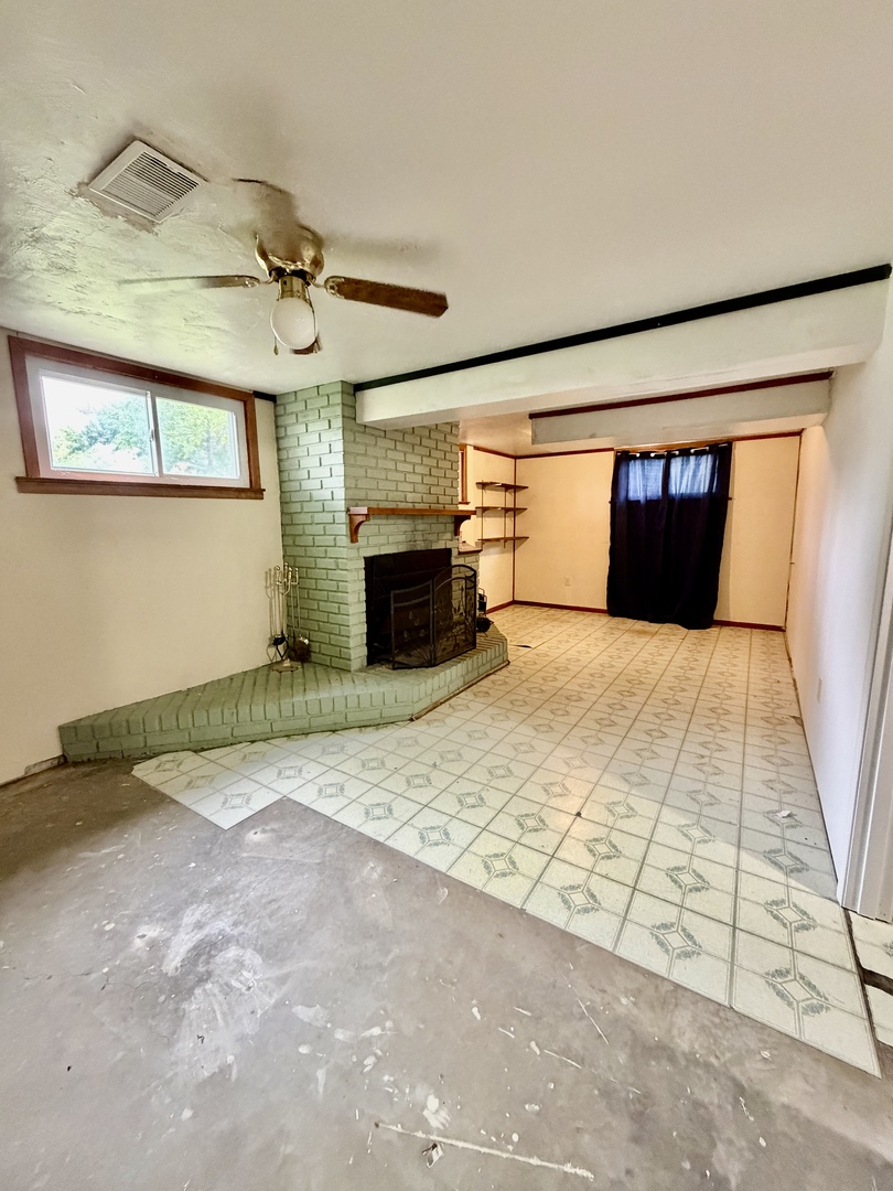 1612 Middle Road Camanche, IA 52730 - Photo 15 of 20