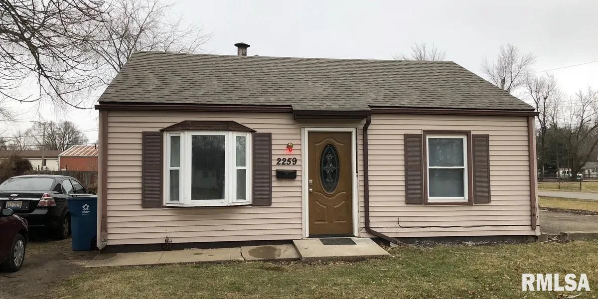 2259 East Adams Street Springfield, IL 62703 - Photo 1 of 8