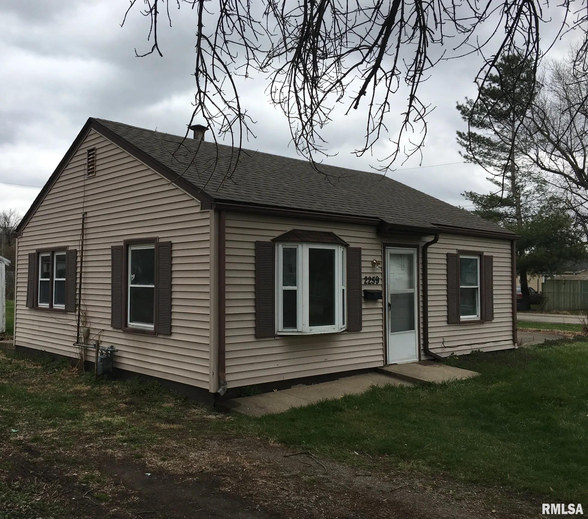 2259 East Adams Street Springfield, IL 62703 - Photo 2 of 8