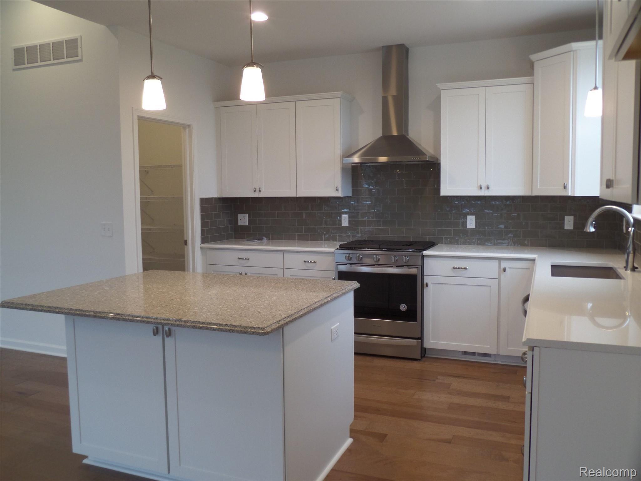 23863 Ravenswood Road Macomb, MI 48042 - Photo 21 of 33 SAM_3778 - Copy (2).JPG