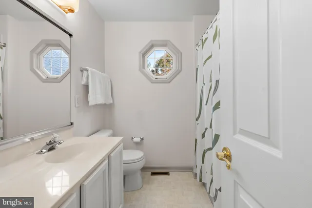 $675,000 | 6 Belmont Circle, Avondale, PA 19311