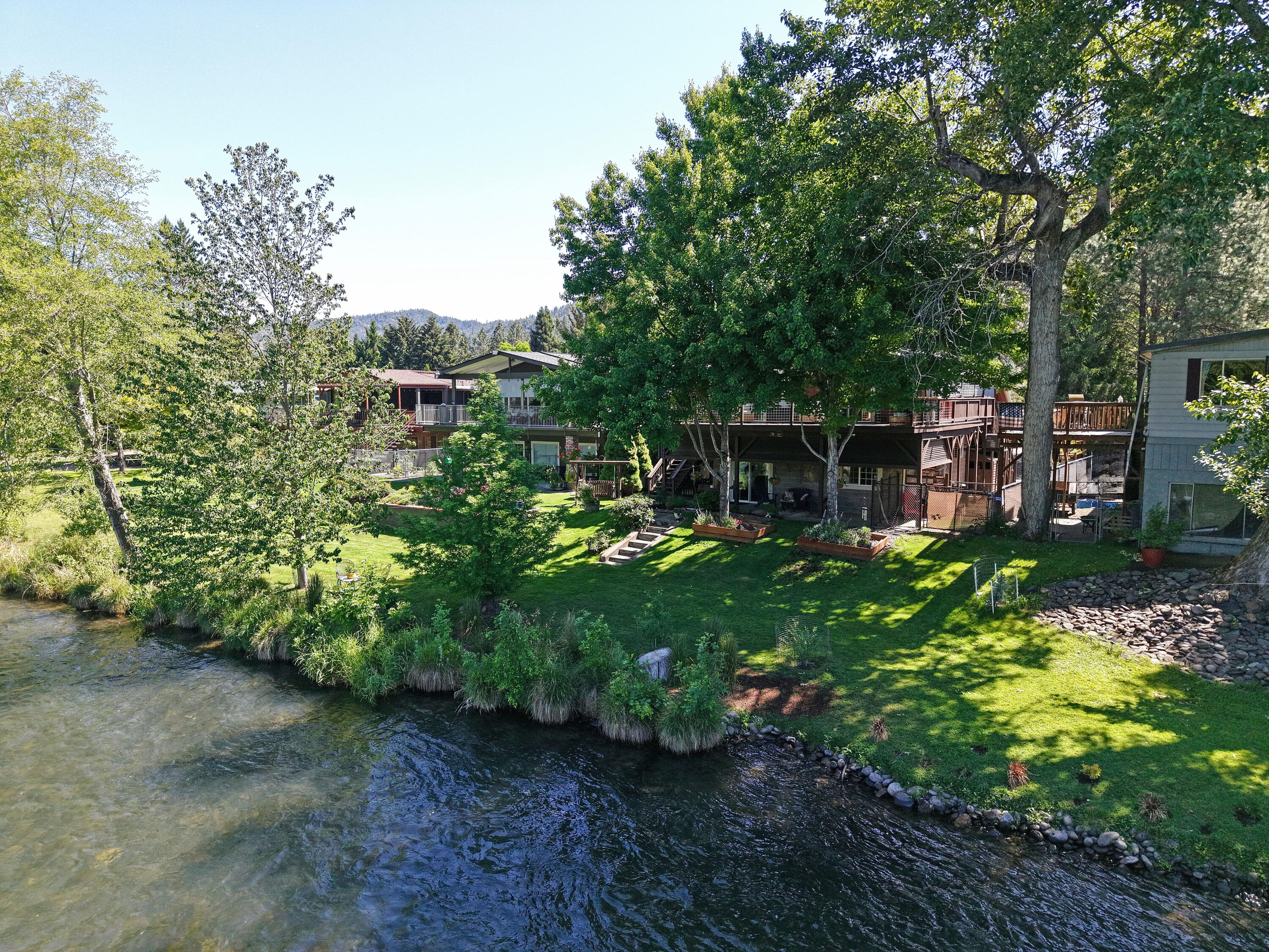150 Castaline Place Shady Cove, OR 97539 - Photo 59 of 83 Riverfront