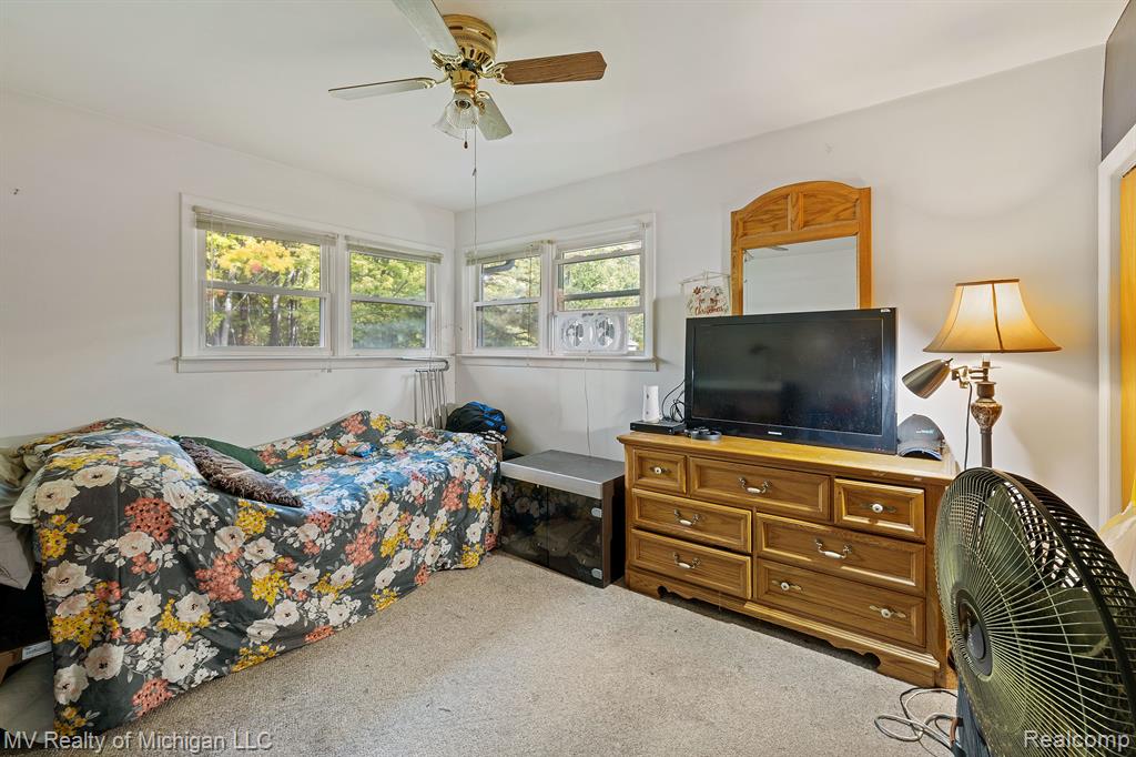 92 South Kellogg Road Midland, MI 48640 - Photo 15 of 19