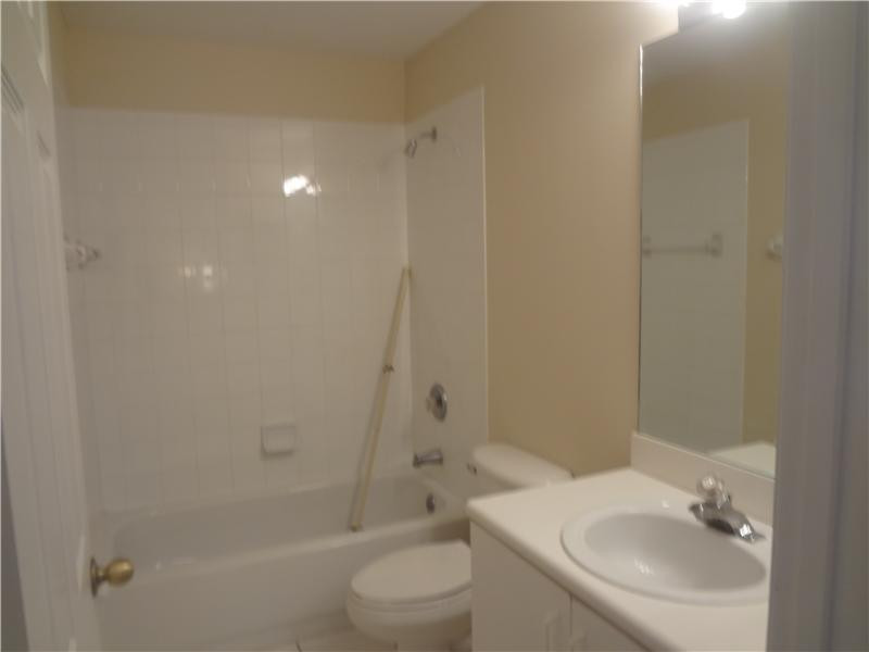 7202 Sienna Ridge Lane Lauderhill, FL 33319 - Photo 11 of 21 Bathroom