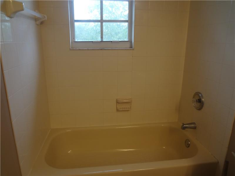 7202 Sienna Ridge Lane Lauderhill, FL 33319 - Photo 17 of 21 Master Bath/Spa