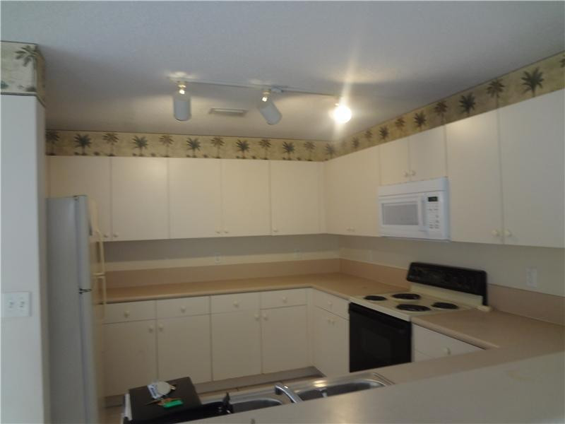 7202 Sienna Ridge Lane Lauderhill, FL 33319 - Photo 4 of 21 Kitchen