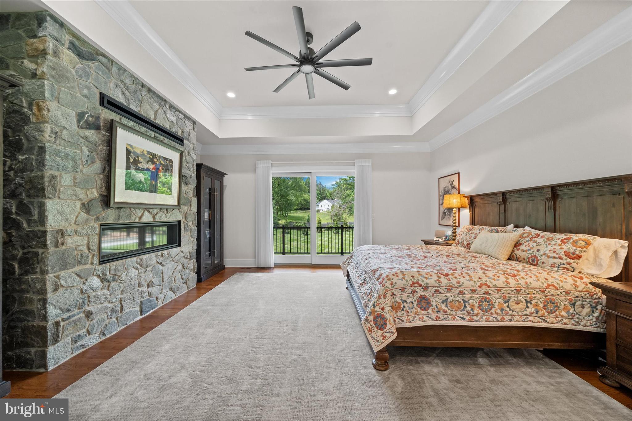 5 Raintree Road Chadds Ford, PA 19317 - Photo 9 of 58 a bedroom with a large bed and a window