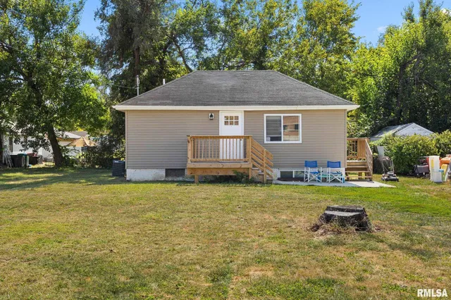 $64,900 | 415 Edmund Street, East Peoria, IL 61611