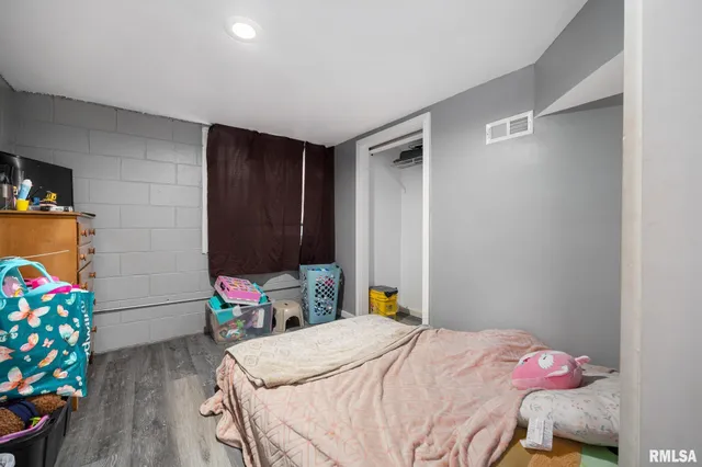 $64,900 | 415 Edmund Street, East Peoria, IL 61611