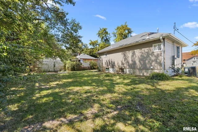 $64,900 | 415 Edmund Street, East Peoria, IL 61611