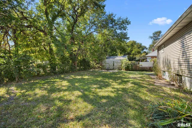 $64,900 | 415 Edmund Street, East Peoria, IL 61611