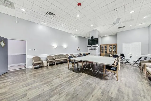 $169,000 | 20 North Tower Road, Unit 6J, Oak Brook, IL 60523