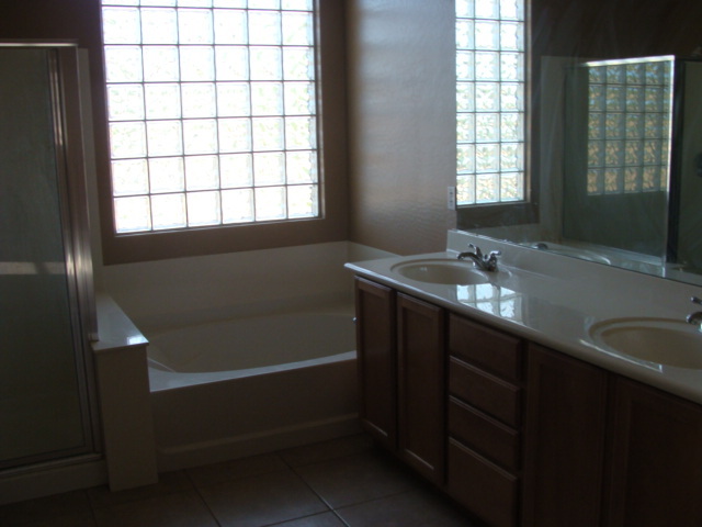 6222 West Bajada Road Phoenix, AZ 85083 - Photo 8 of 10 023-315096 - master bath