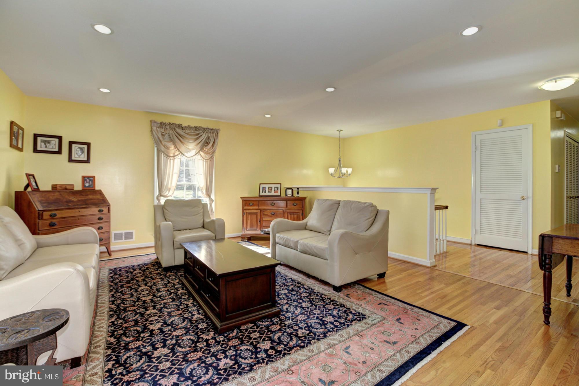 13317 Old Forge Road Silver Spring, MD 20904 - Photo 2 of 30 Living Room
