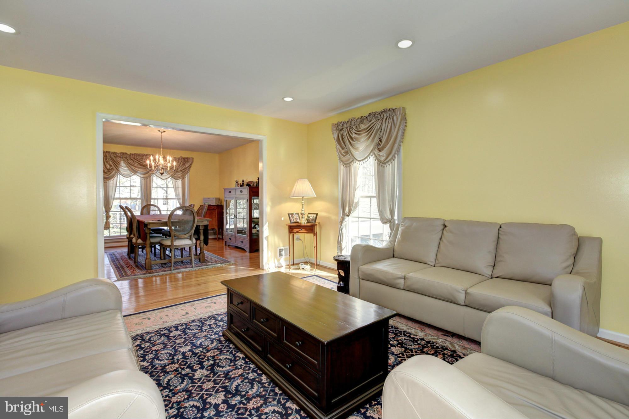 13317 Old Forge Road Silver Spring, MD 20904 - Photo 5 of 30 Living Room