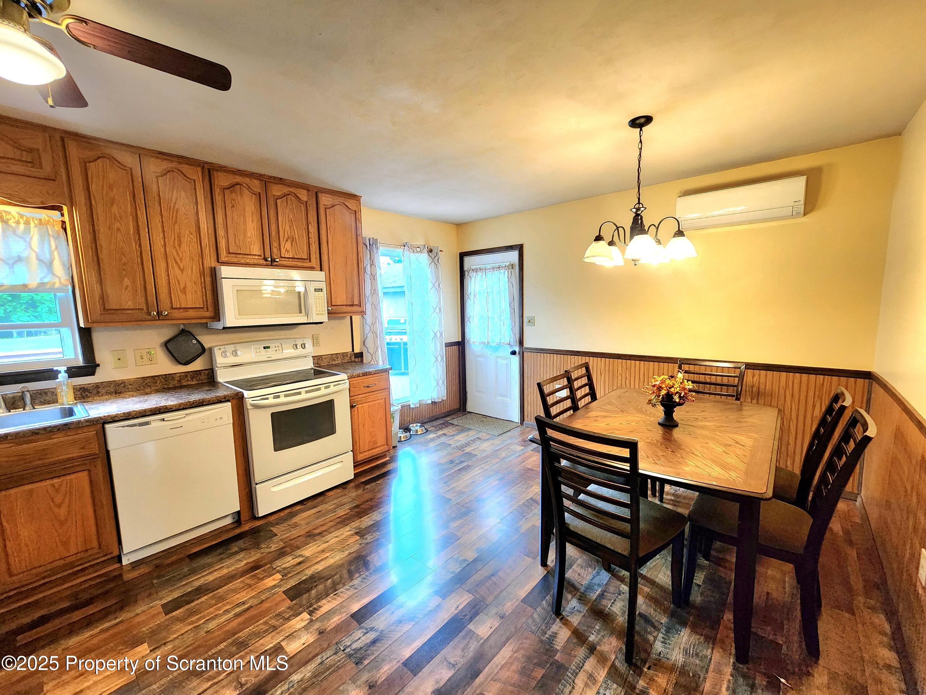 1270 Post Hill Road Dalton, PA 18414 - Photo 4 of 30 Kitchen