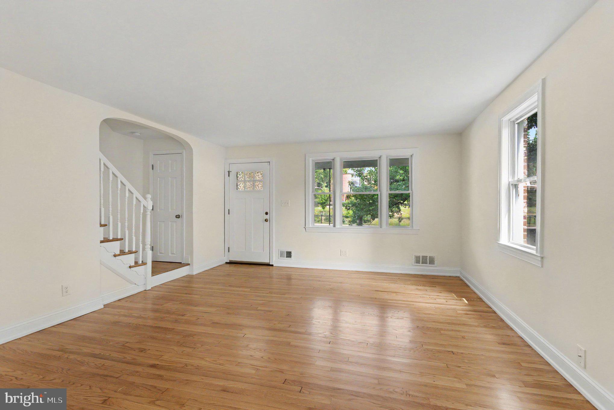 6609 Frederick Road Baltimore, MD 21228 - Photo 3 of 27 Gallery Image 3