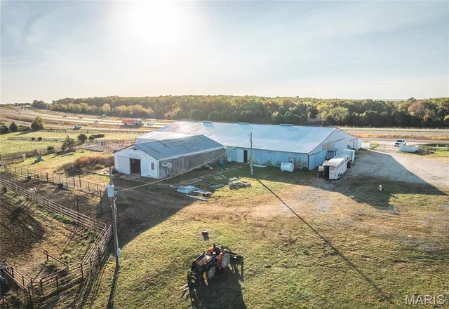 $500,000 | 24325 Vinyard Road, Cuba, MO 65453