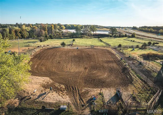 $500,000 | 24325 Vinyard Road, Cuba, MO 65453