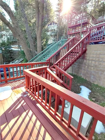 $1,980 | 729 East Victoria Court, Lake Arrowhead, CA 92352