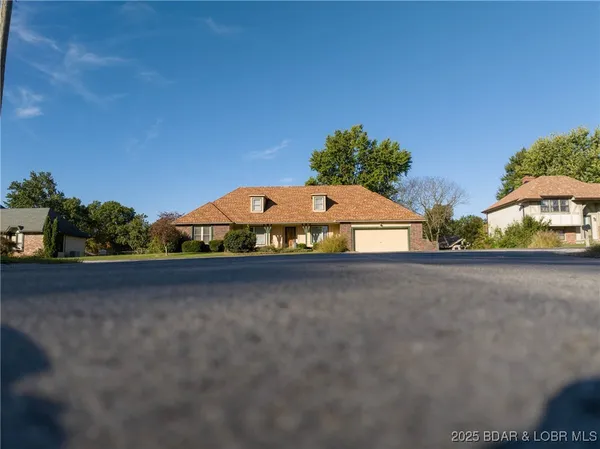 $369,500 | 107 South Vansant Road, Clinton, MO 64735