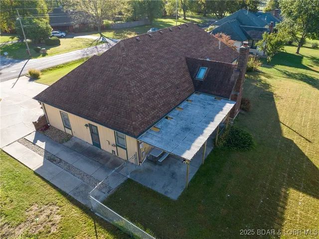 $385,000 | 107 South Vansant Road, Clinton, MO 64735