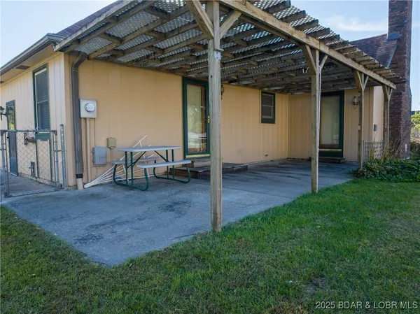 $369,500 | 107 South Vansant Road, Clinton, MO 64735