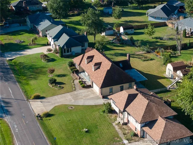 $385,000 | 107 South Vansant Road, Clinton, MO 64735