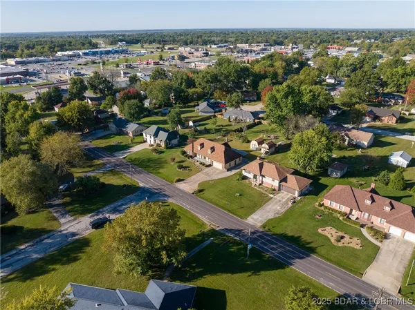 $369,500 | 107 South Vansant Road, Clinton, MO 64735