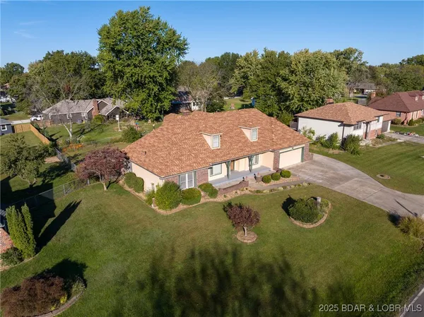 $369,500 | 107 South Vansant Road, Clinton, MO 64735