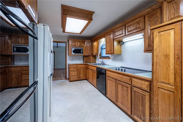 $369,500 | 107 South Vansant Road, Clinton, MO 64735