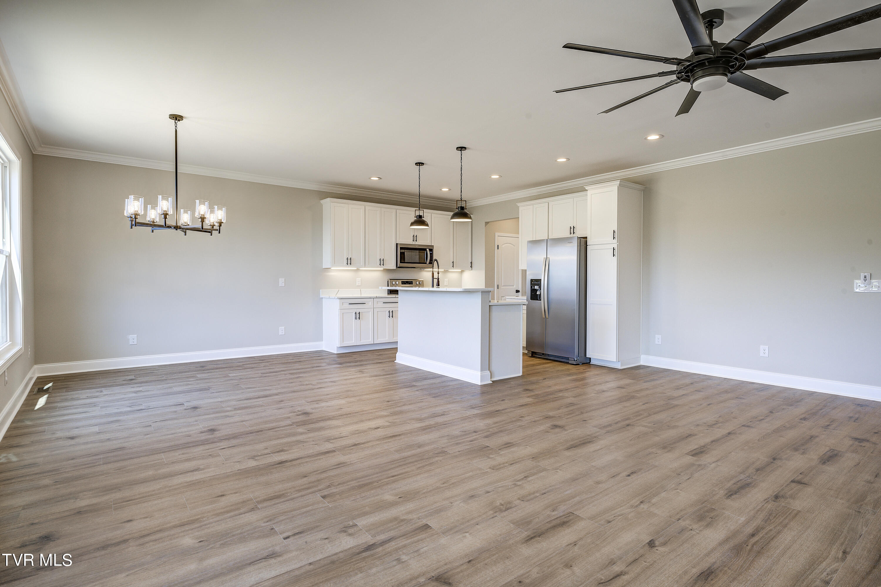 884 Granby Road Kingsport, TN 37660 - Photo 3 of 43 3