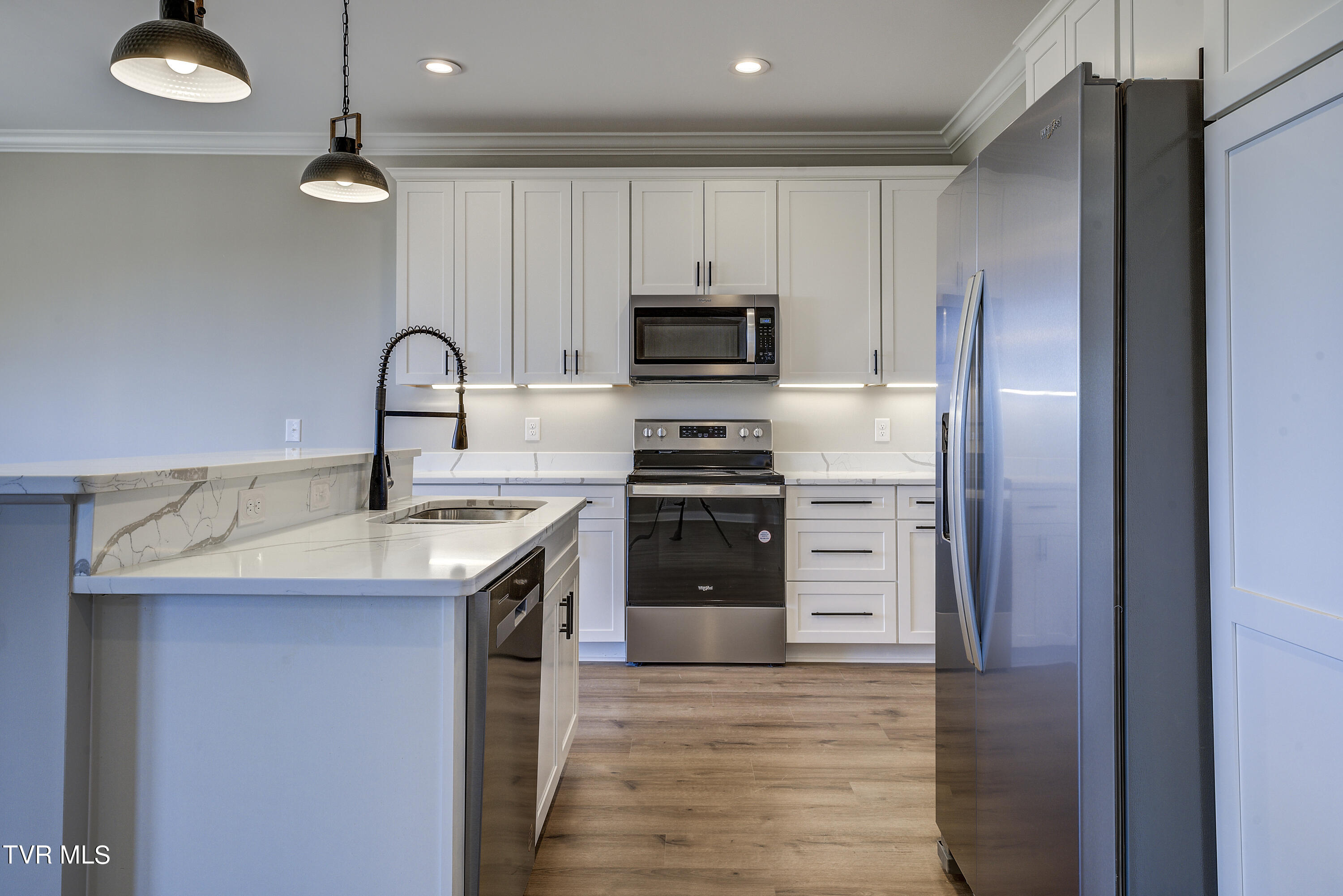 884 Granby Road Kingsport, TN 37660 - Photo 8 of 43 8