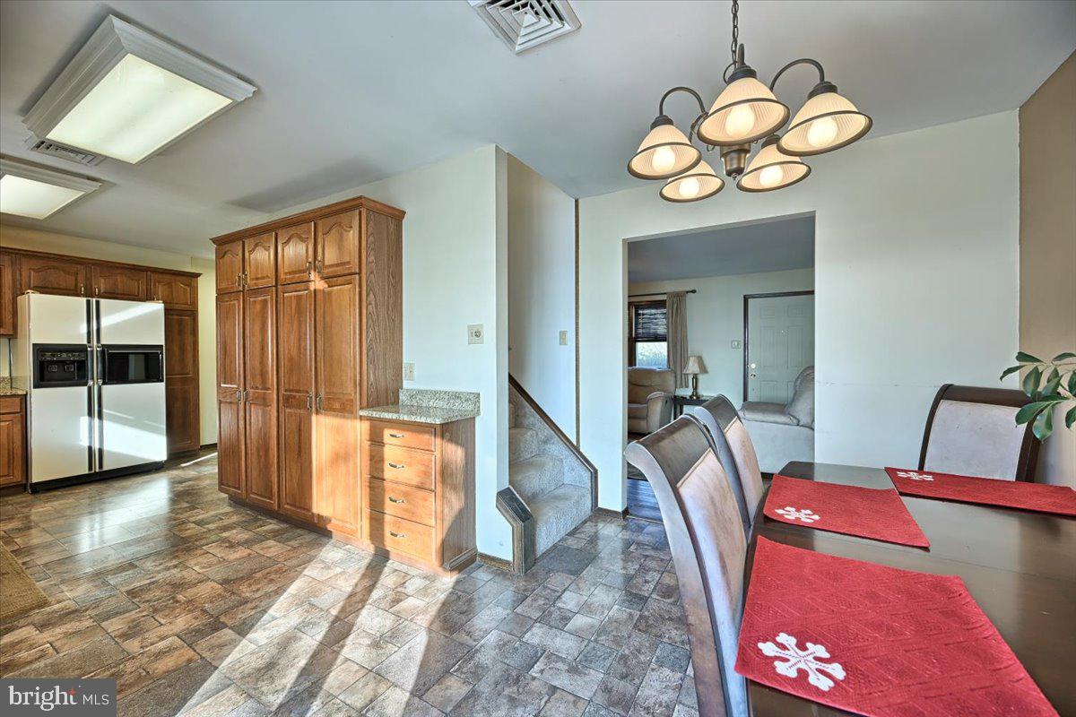214 Carlson Road Hummelstown, PA 17036 - Photo 6 of 40 Gallery Image 6
