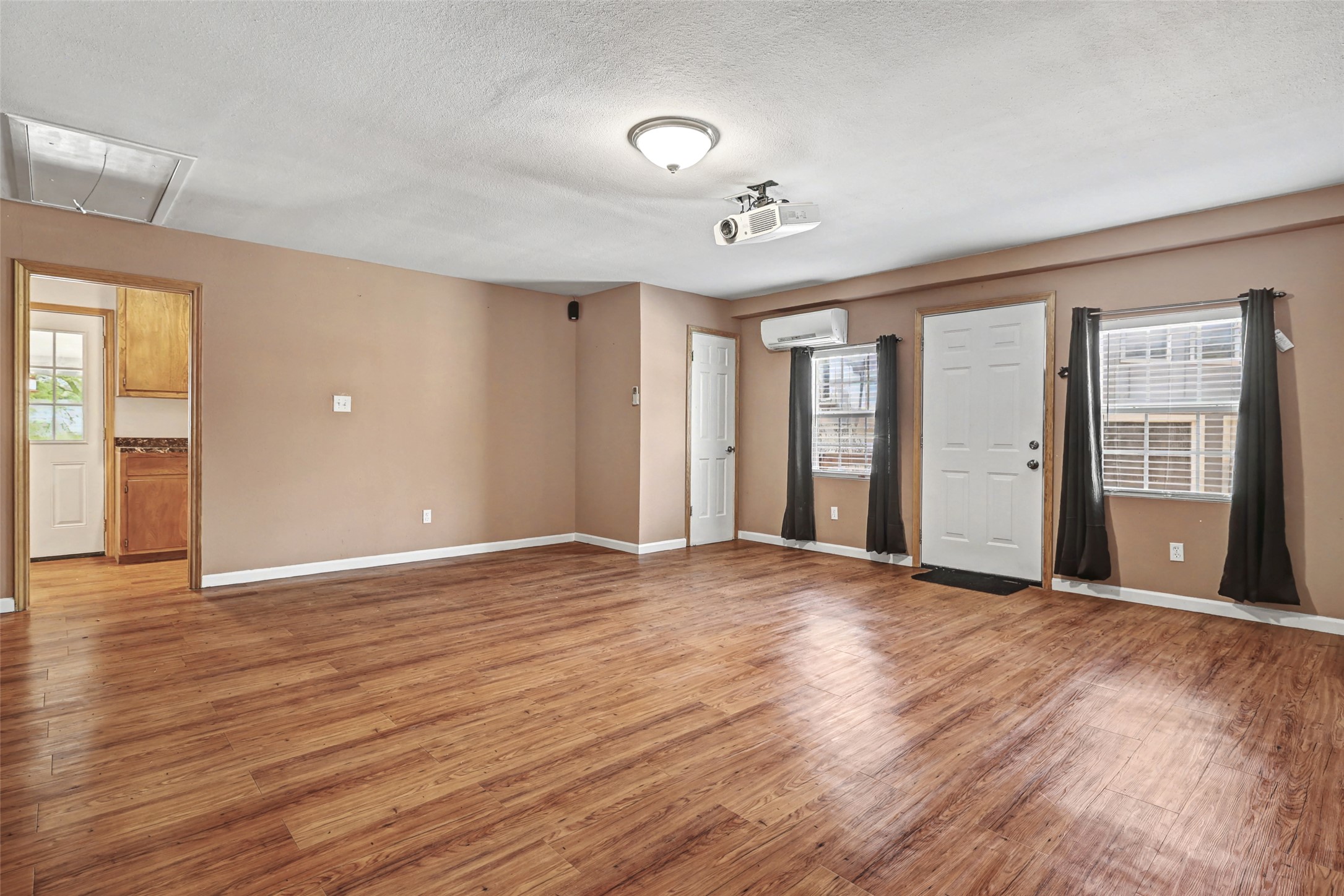 238 Mesa Drive Georgetown, TX 78628 - Photo 24 of 32 Large media room