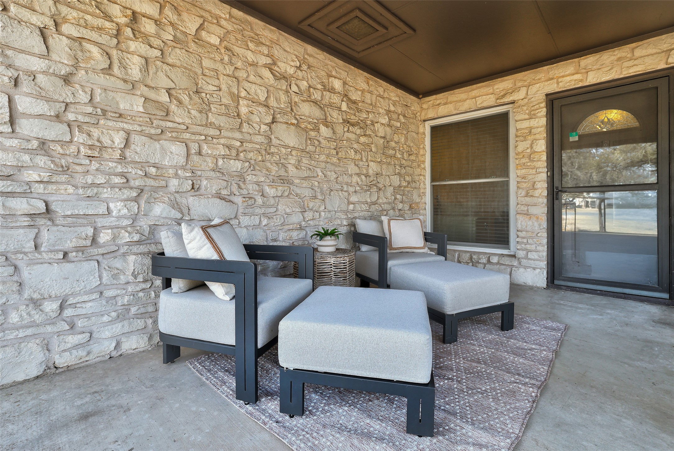 238 Mesa Drive Georgetown, TX 78628 - Photo 3 of 32 Front entrance covered patio