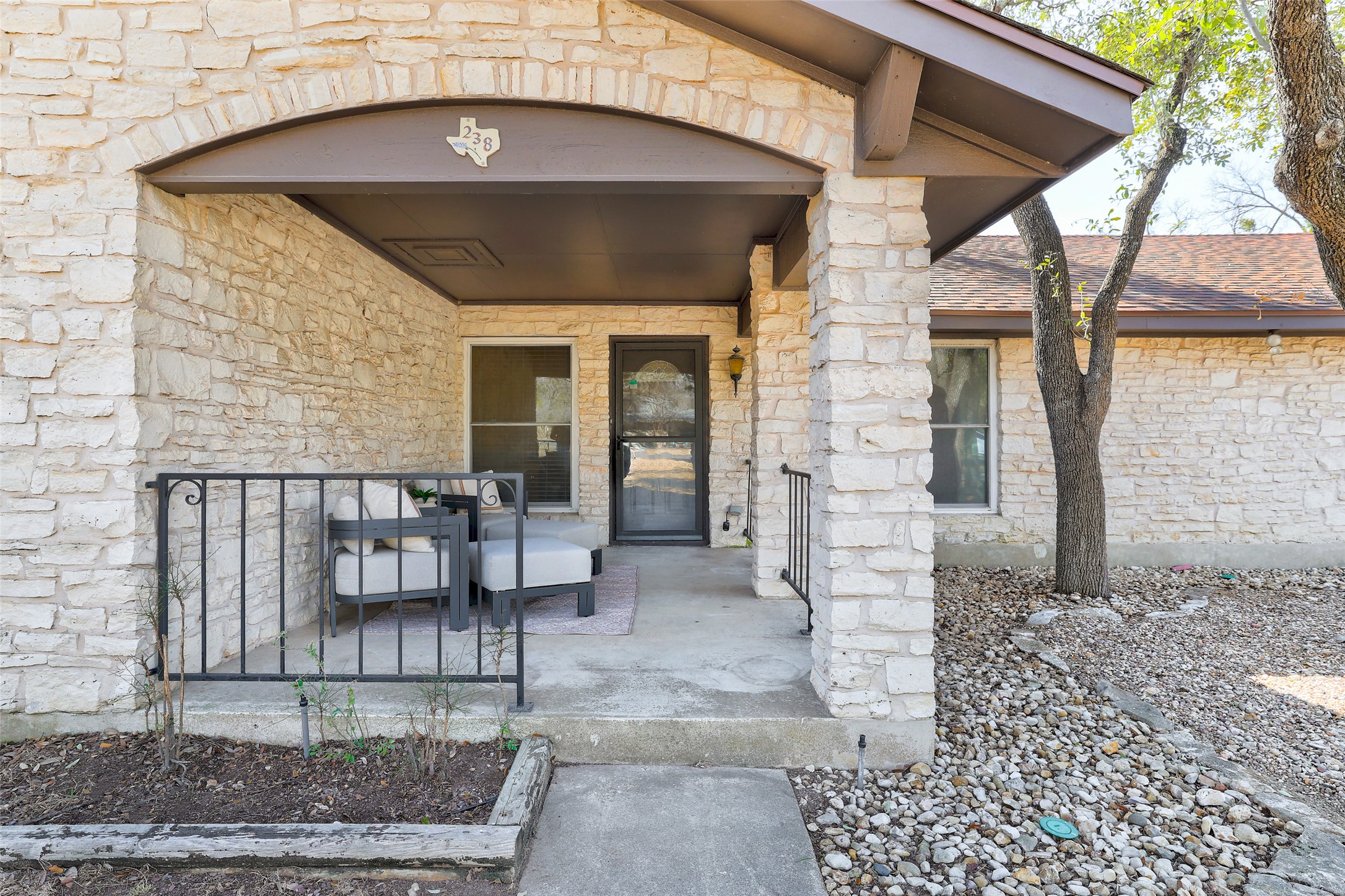 238 Mesa Drive Georgetown, TX 78628 - Photo 4 of 32 Entrance porch to front door