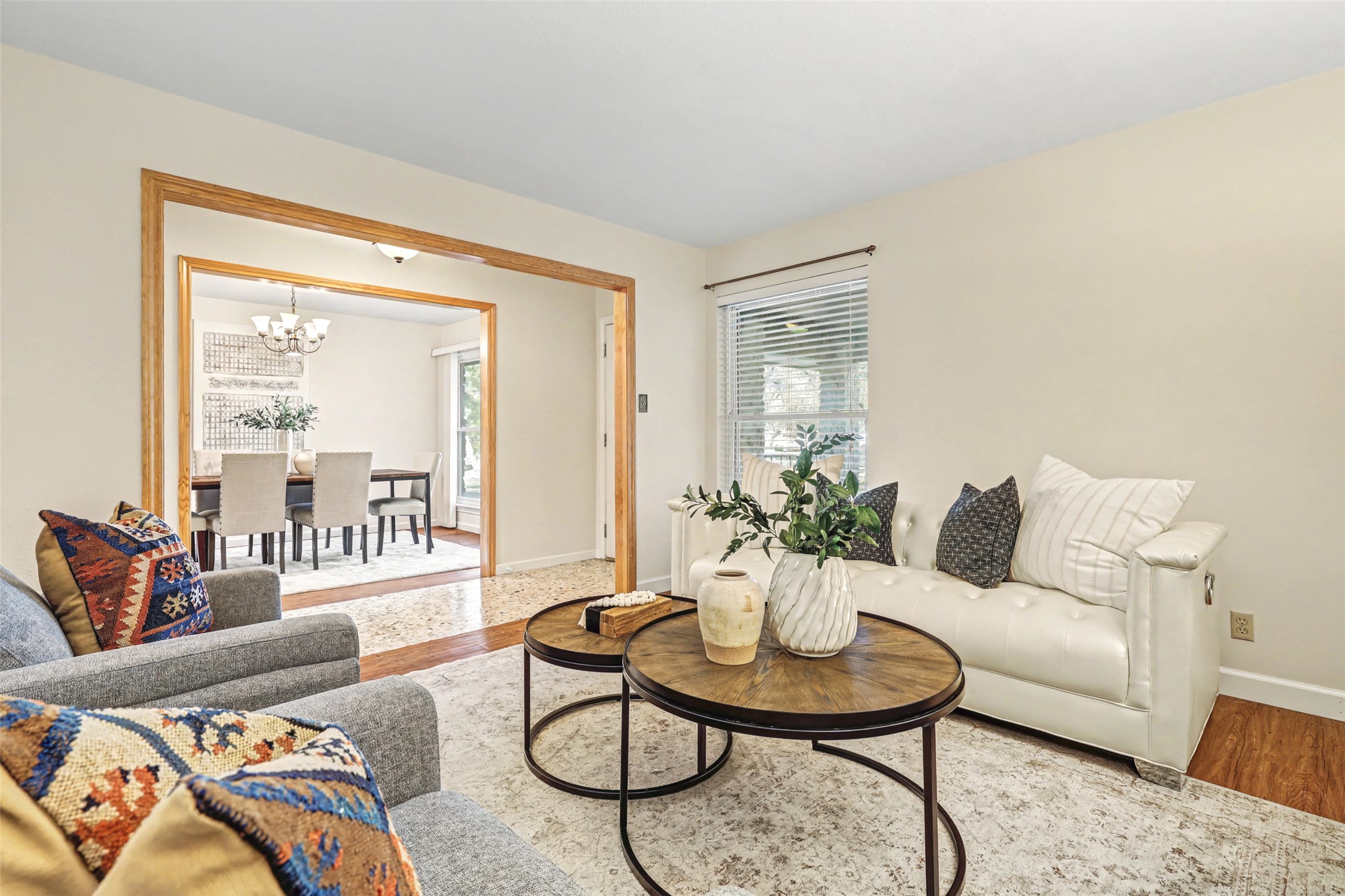 238 Mesa Drive Georgetown, TX 78628 - Photo 6 of 32 Living room area off the front entrance