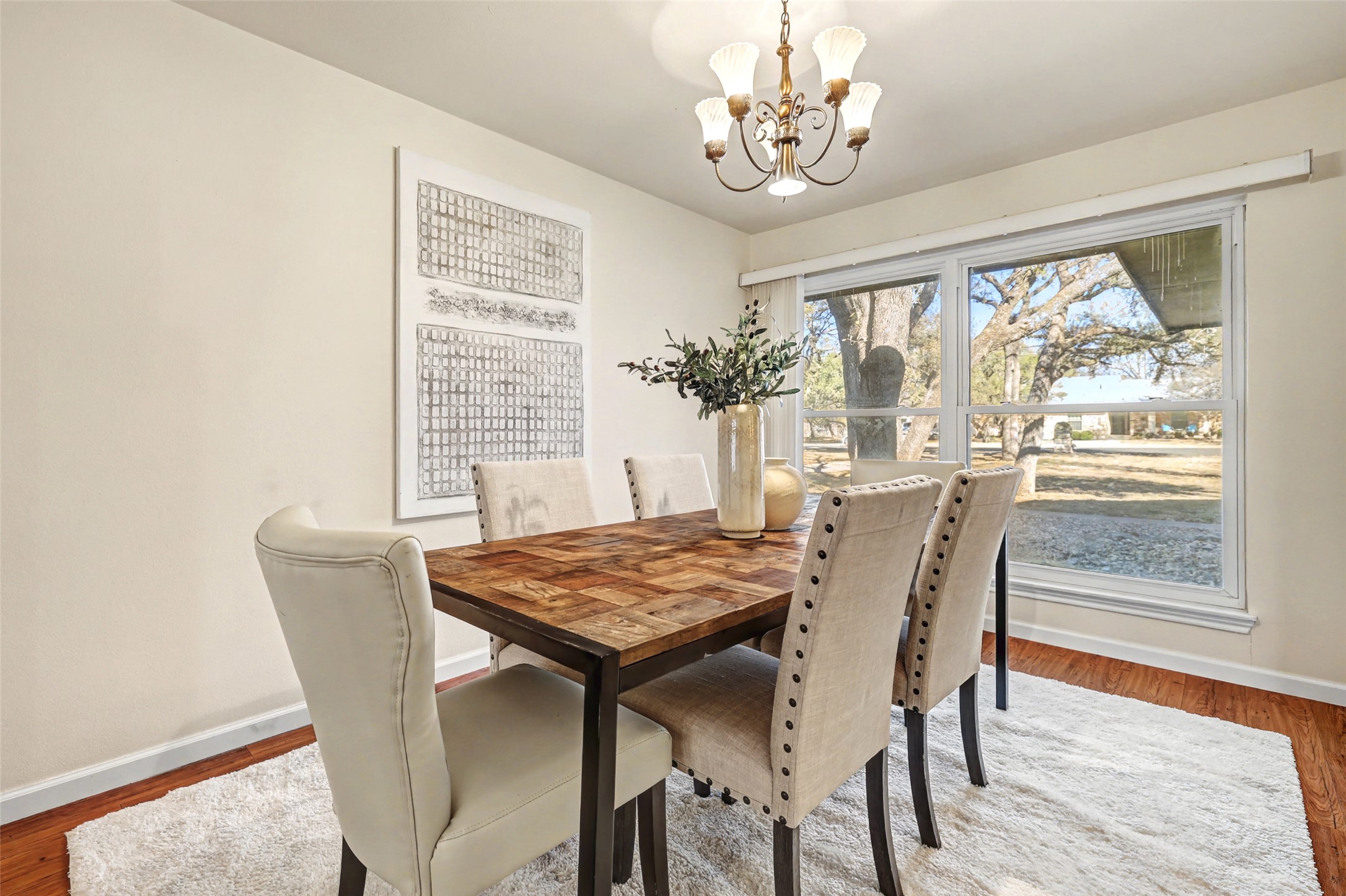 238 Mesa Drive Georgetown, TX 78628 - Photo 9 of 32 Front facing Dining room with chandelier