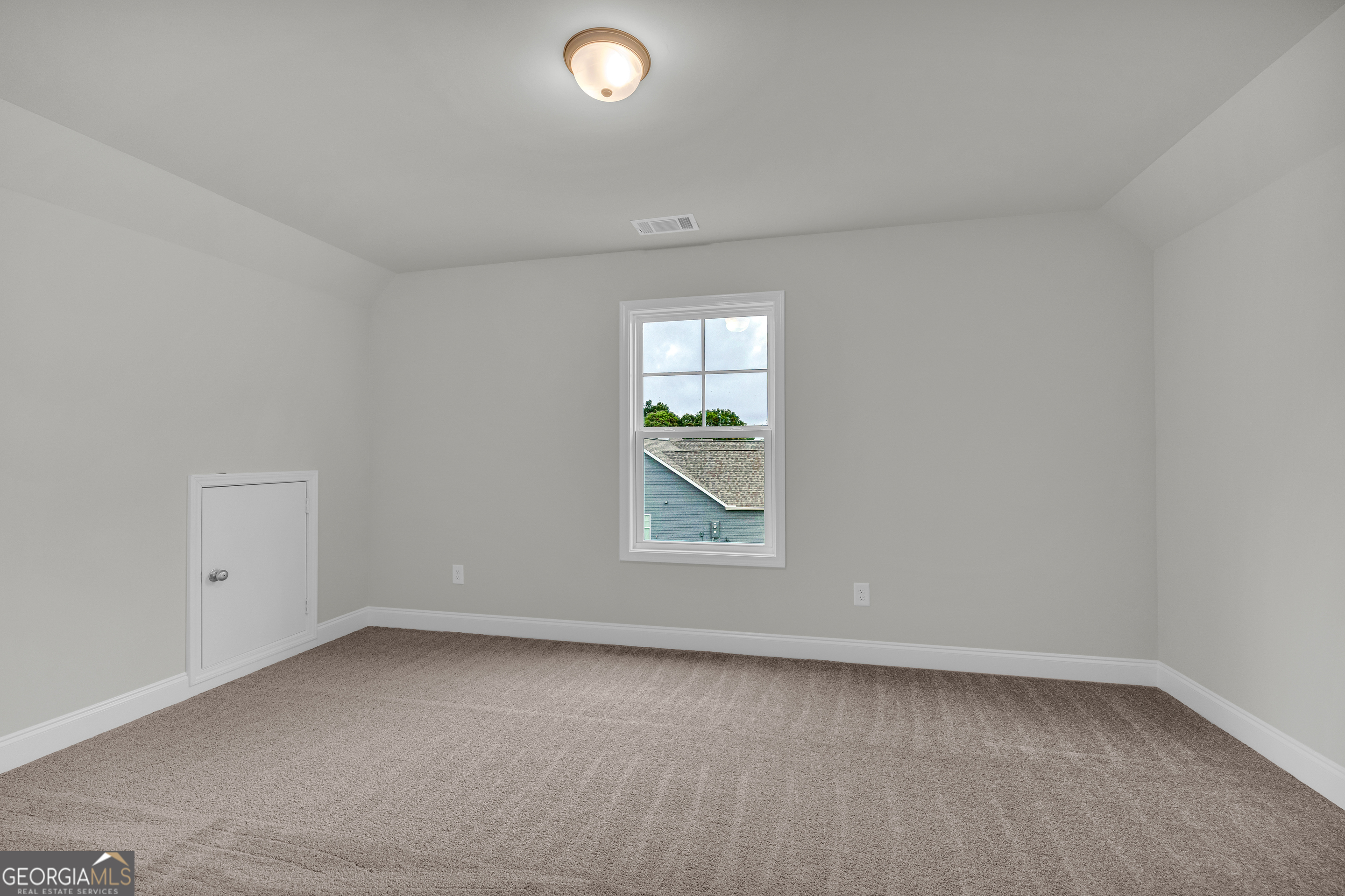 110 Sewell Road Lavonia, GA 30553 - Photo 57 of 73 an empty room with a window