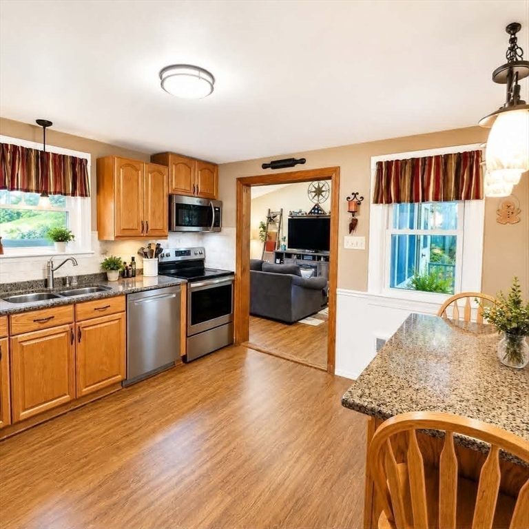 18 Hunnewell Road Worcester, MA 01606 - Photo 11 of 33