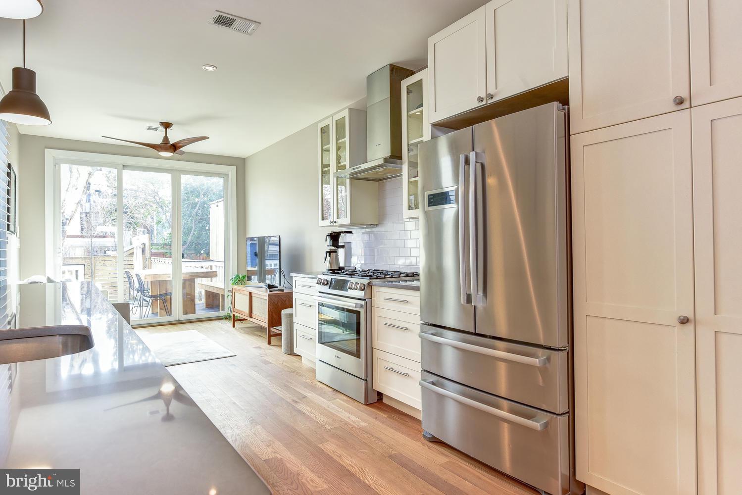 1017 7th Street Northeast Washington, DC 20002 - Photo 9 of 52 Quartz Counters, Bosch Appliances, Custom Lighting