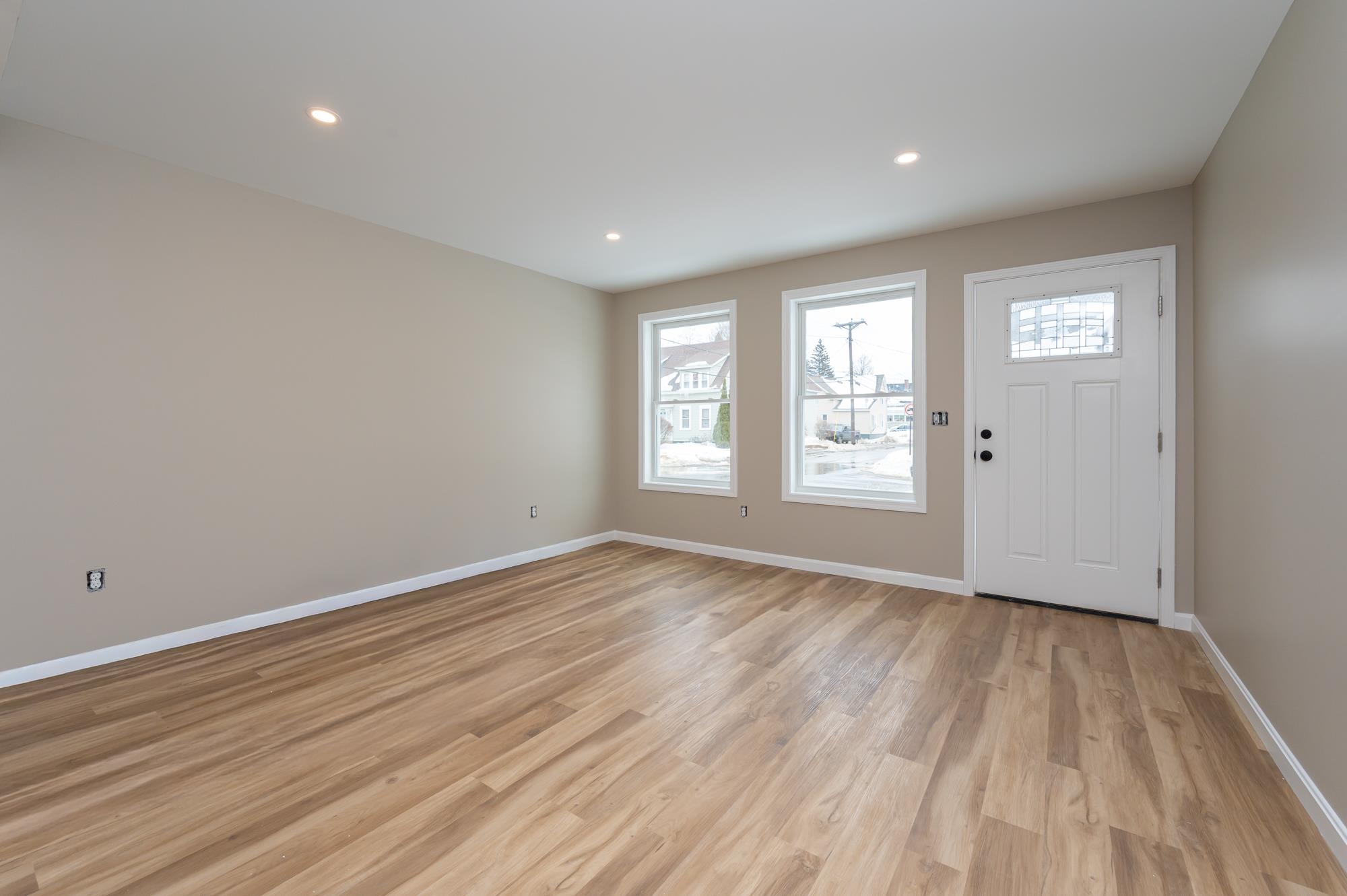 51 Academy Street Laconia, NH 03246 - Photo 17 of 36