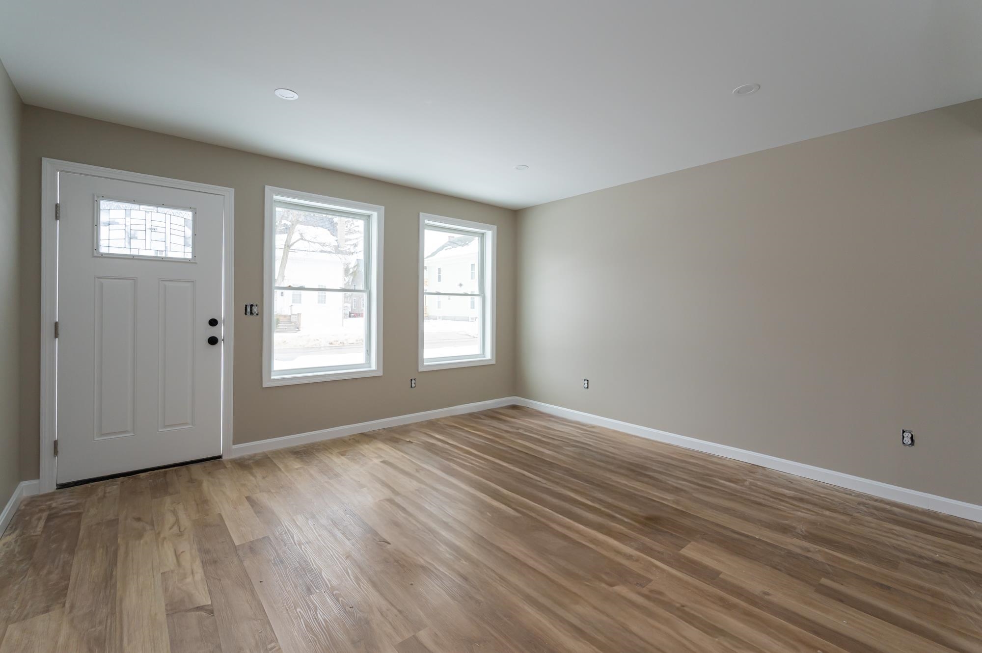 51 Academy Street Laconia, NH 03246 - Photo 9 of 36