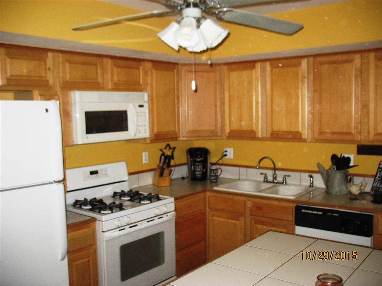 128 Stratford Court Decatur, IN 46733 - Photo 2 of 20