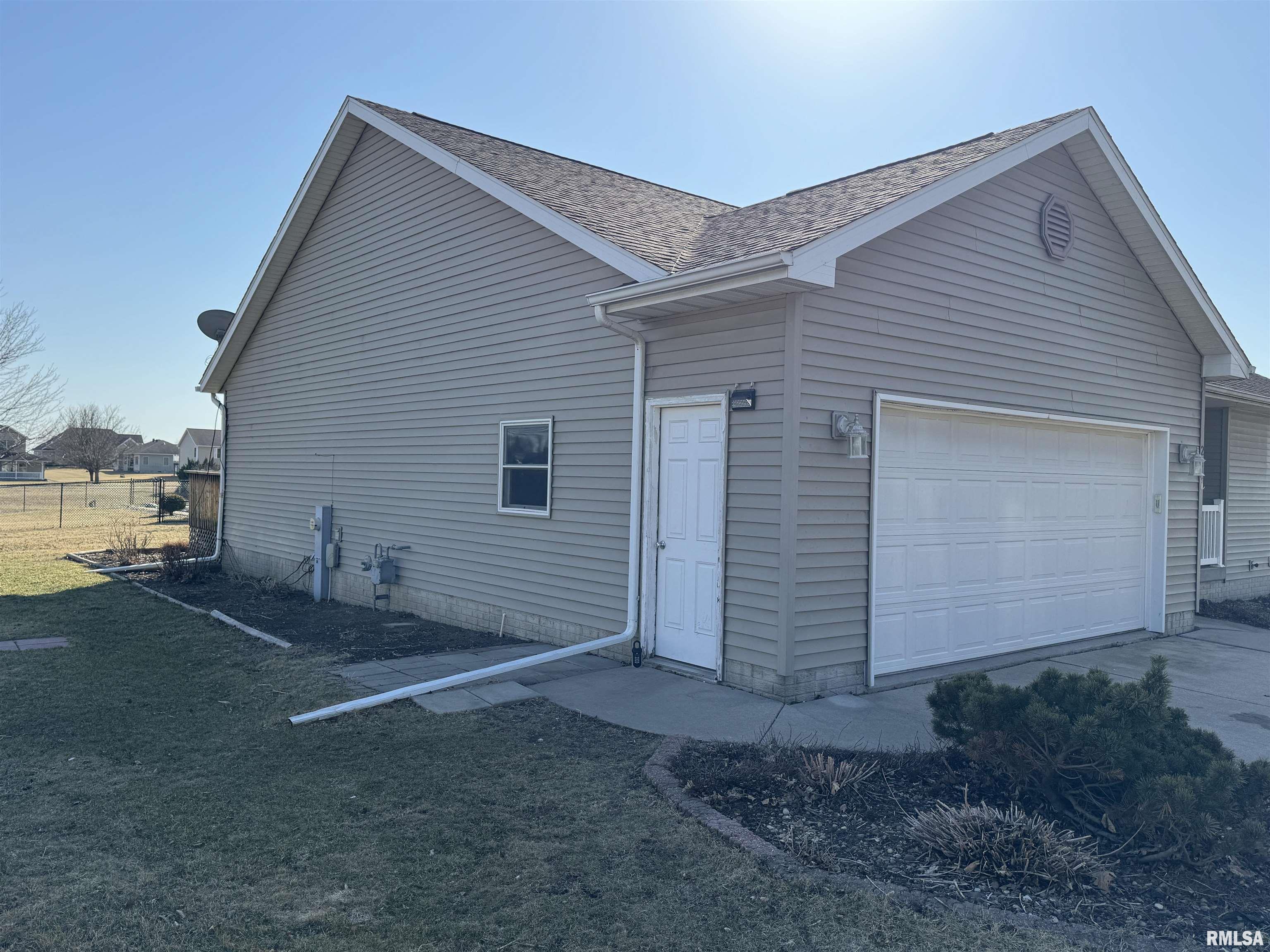 204 Maple Street Cambridge, IL 61238 - Photo 4 of 43