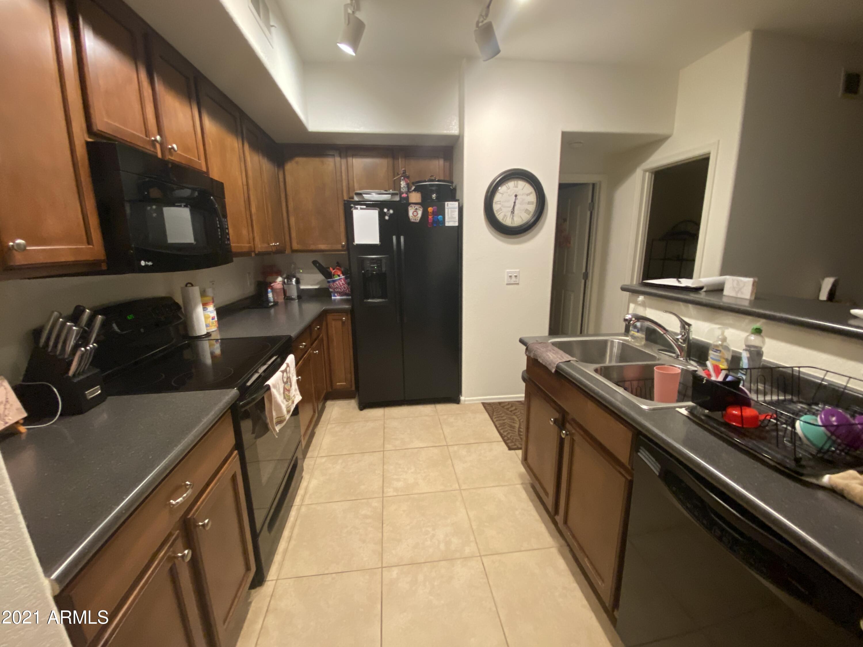 2150 West Alameda Road, Unit 1018 Phoenix, AZ 85085 - Photo 8 of 10 kitchen